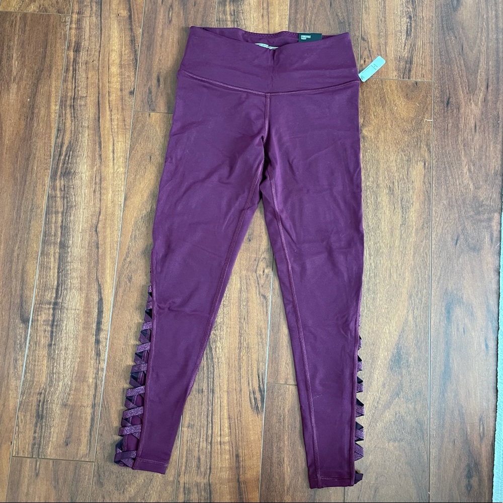 Victoria’s Sport Knockout leggings
